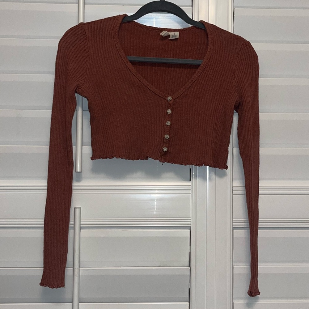 Sky and Sparrow Cropped Long Sleeve Top